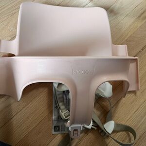 Stokke Tripp Trapp Baby Seat in Serene Pink